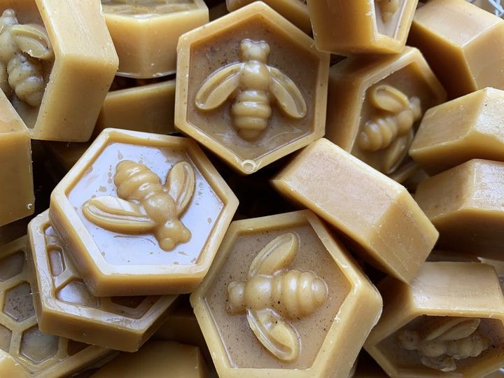 Beeswax block 16g multi buy - 4 for $5 (refined)